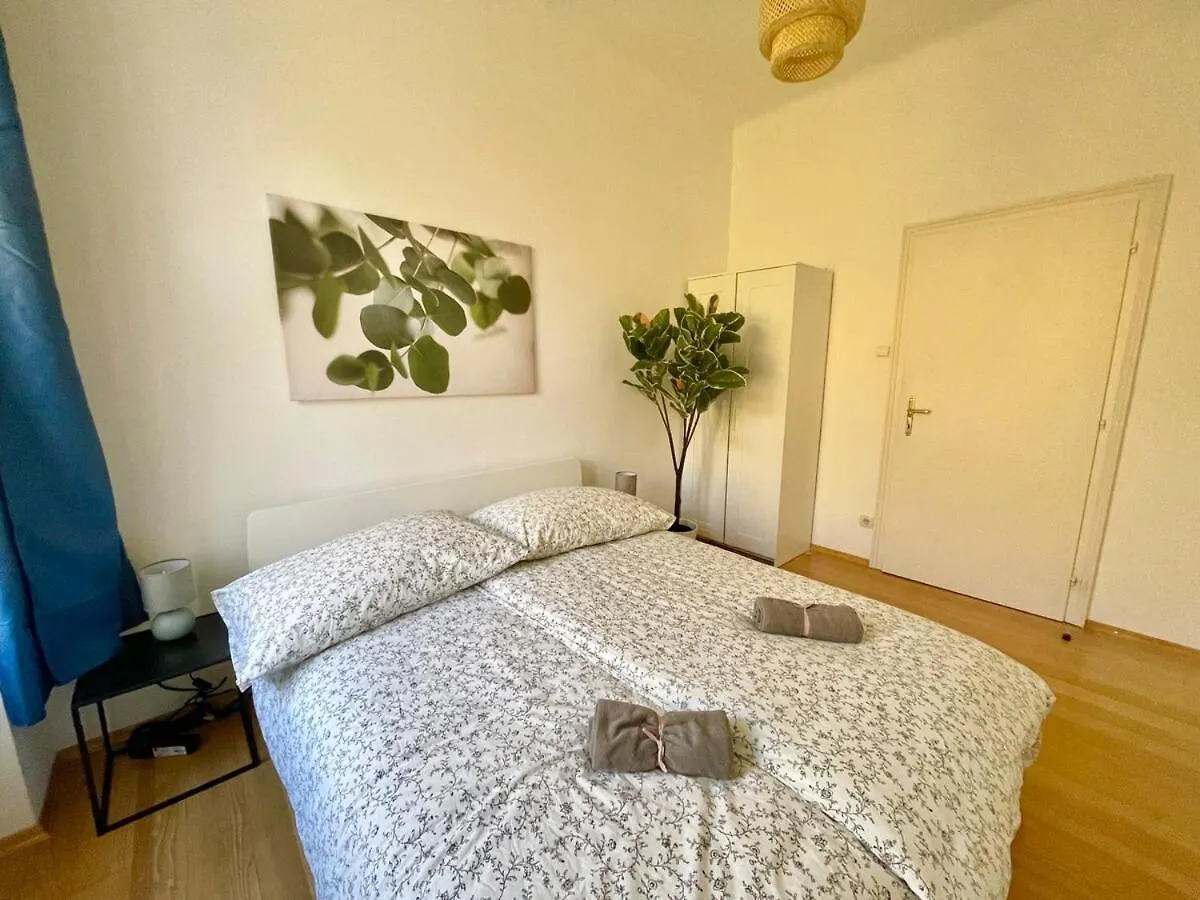 Long Term Apartment With Balcony & Parking Vienne